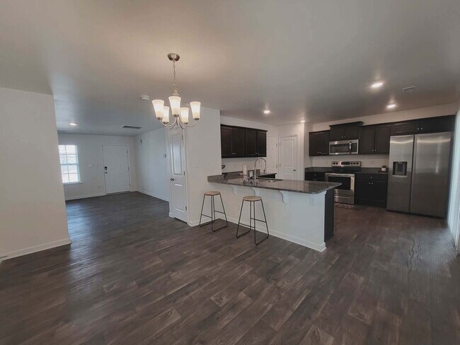 Foto del edificio - 13403 Michael Lynn Rd