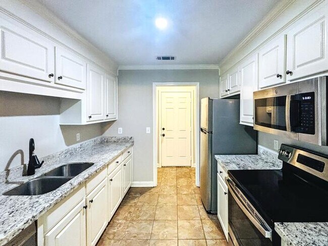 Foto del edificio - 217 Shadow Creek Dr
