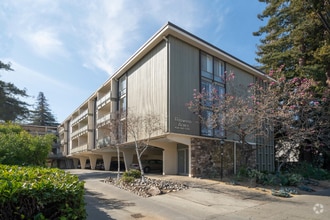 Building Photo - 1614 Hudson St