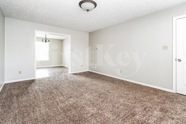 Foto del edificio - 1445 Hunters Ln