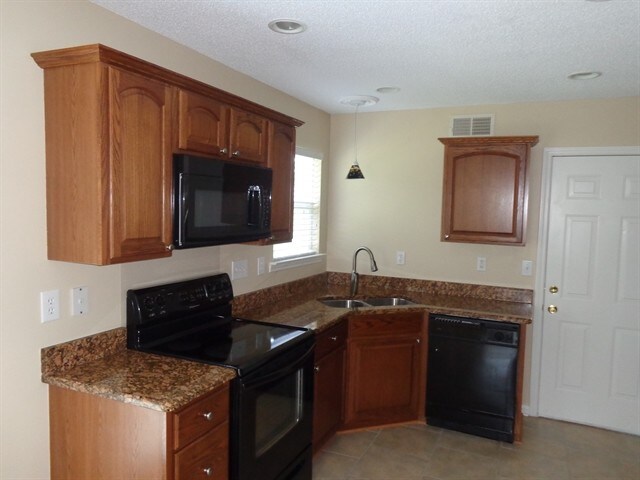 Foto del edificio - 3226 Silver Spur Ct