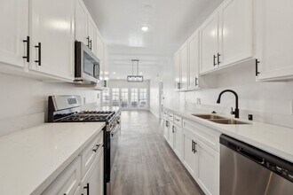 Interior Photo - 1620 South Bentley Ave