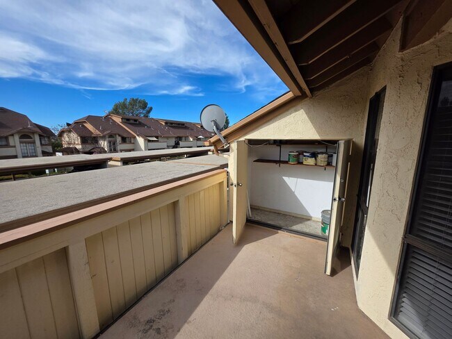 Foto del edificio - Beautiful Upgraded "Westside" Condo!