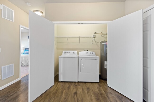 High Bluff Full Size Washer and Dryer - High Bluff at Creekwood Crossing