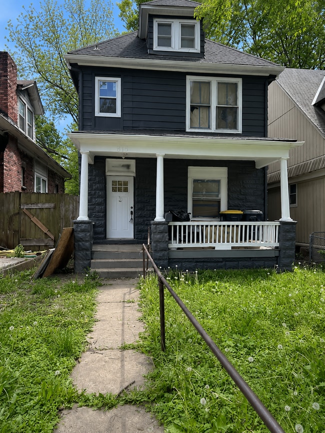 Building Photo - 815 Elmwood Ave