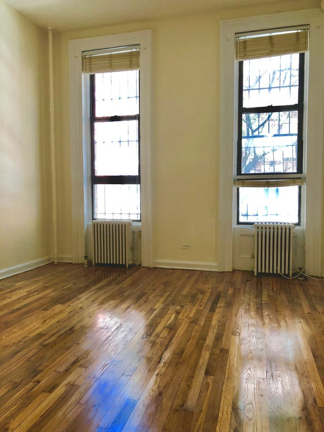 Primary Photo - 402 W 54th St