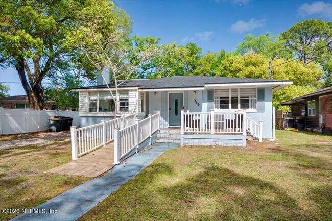 Foto del edificio - 719 S Shores Rd