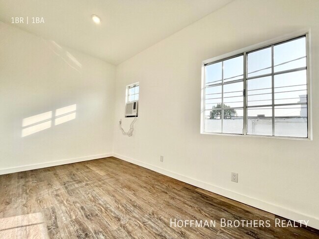 Foto del edificio - 1368 Burnside Ave
