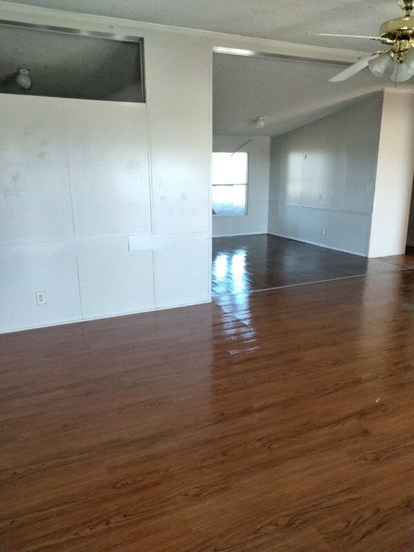 Building Photo - 124 Hillside Dr