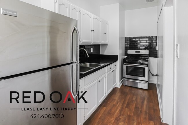 Building Photo - 687 Shatto Pl