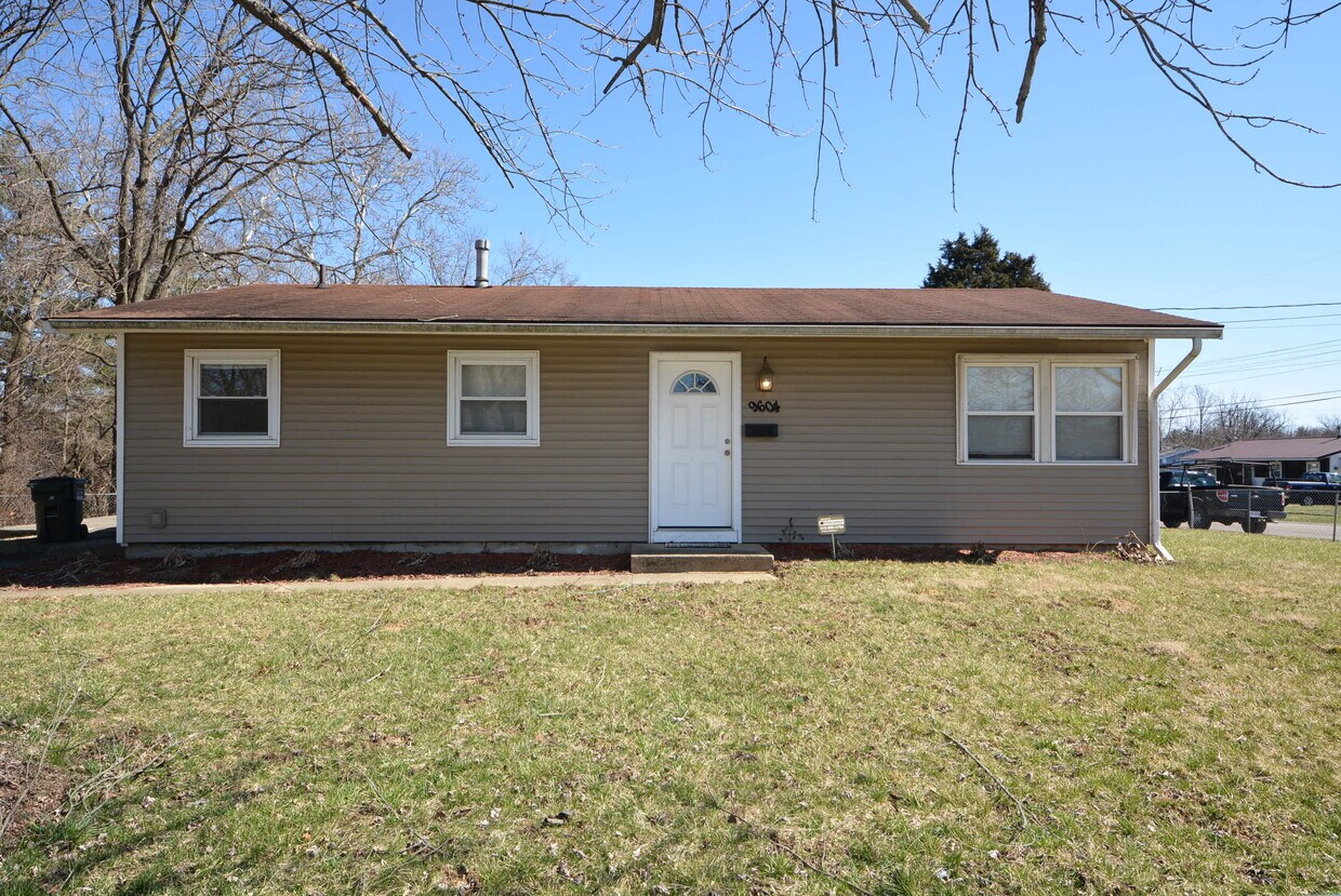 Primary Photo - 9604 Ridgemoor Ave