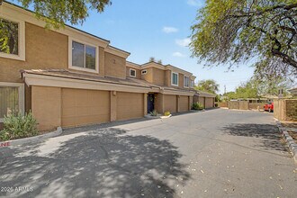 Building Photo - 1411 E Orangewood Ave