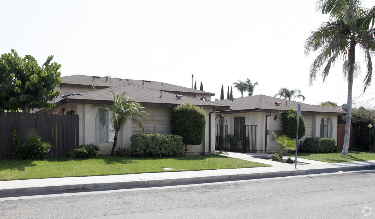 Primary Photo - 1034 N. Kemp Street