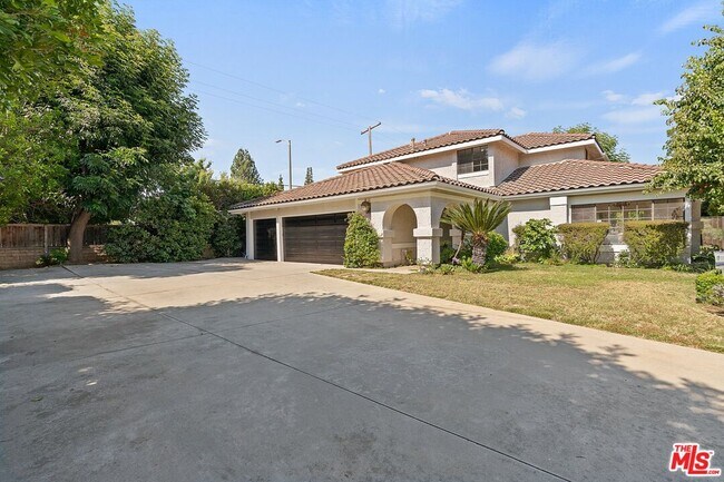Foto del edificio - 23520 Elkwood St