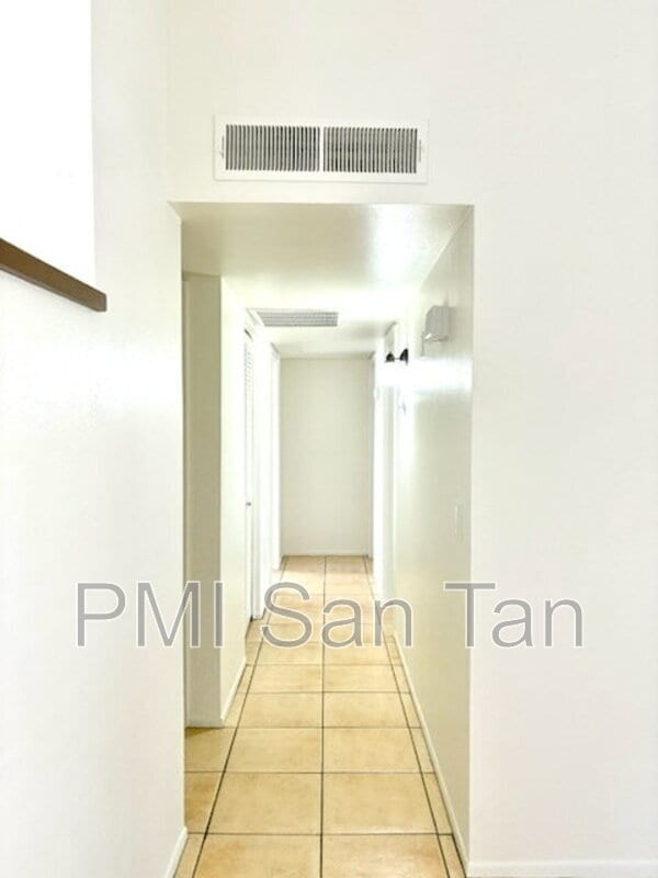 Building Photo - 10 W Concorda Dr