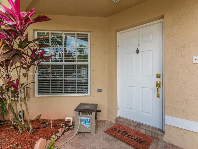 Foto del edificio - 17068 NW 22nd St