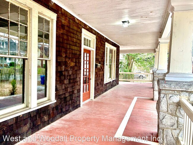 Building Photo - 4 br, 3 bath House - 313 E Trinity Ave