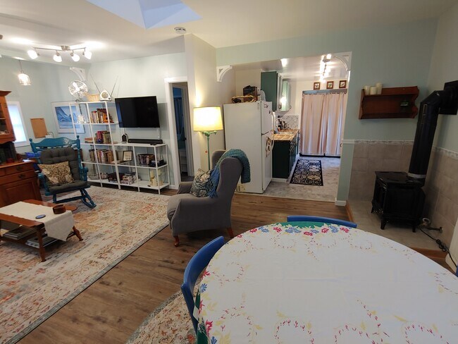 Foto del edificio - 9272 NE Shore Dr