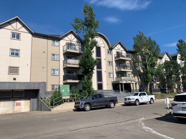Photo du bâtiment - 2 Bed 2 Bath Unit in Fort Mcmurray, AB