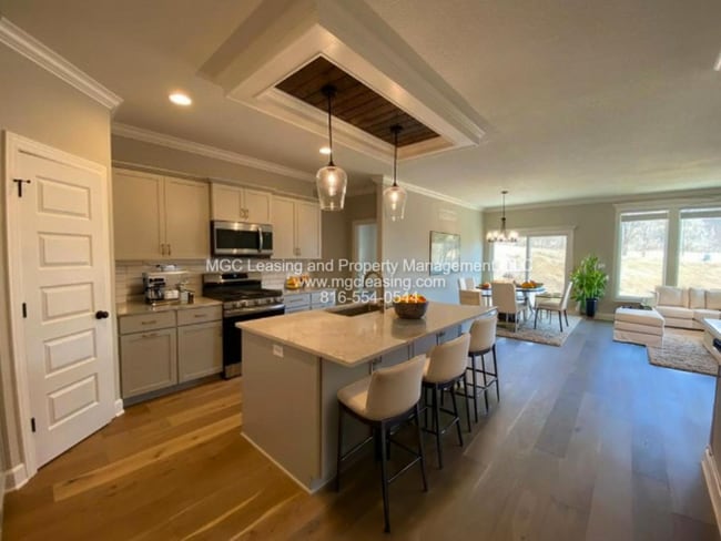 Foto del edificio - Location and Luxury Perfected in Parkville!