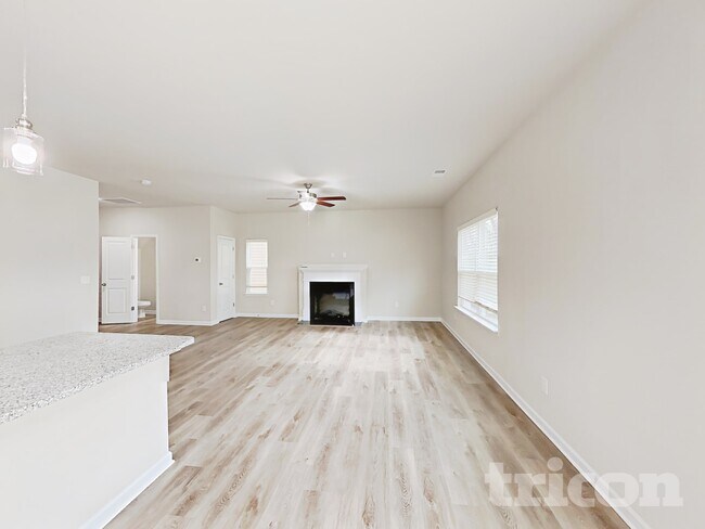 Foto del edificio - 126 Spring Knoll Dr