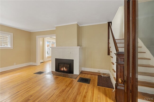 Building Photo - 144 Durston Ave