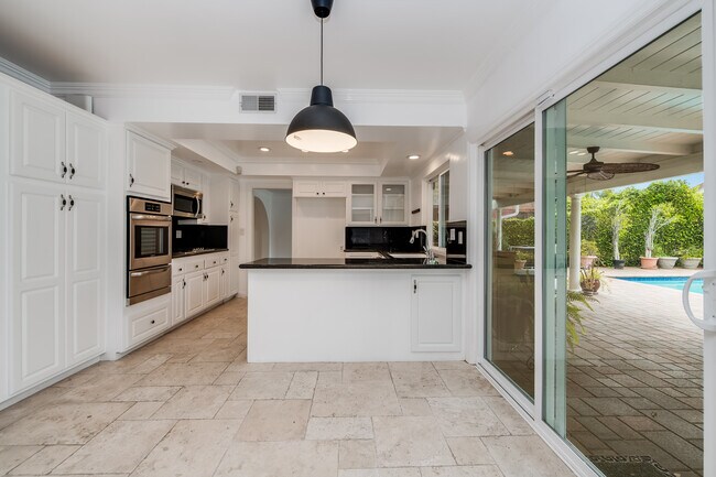 Foto del edificio - 1622 W Oak St