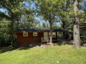 Building Photo - 35 Gore Ln