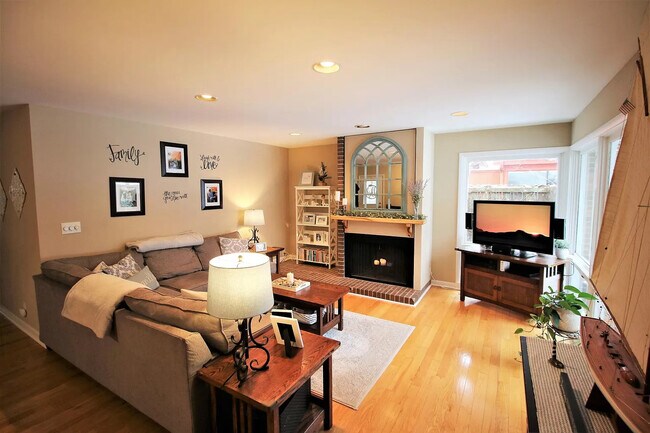 Foto del edificio - 1431 Woodland Ave