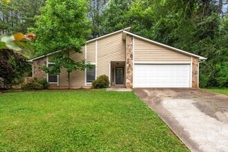 Building Photo - 625 Oxford Hall Dr SW
