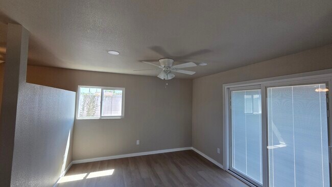 Foto del edificio - 1330 W 15th St
