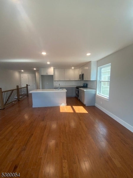 Building Photo - 68 Main St