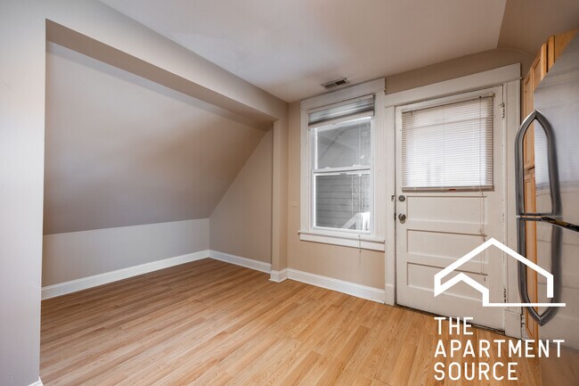 Foto del edificio - 3434 W Drummond Pl