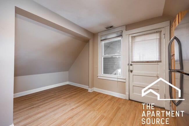 Building Photo - 3434 W Drummond Pl