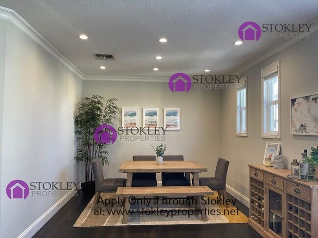 Foto del edificio - Stokley Properties Presents - 32 Warhol Av...
