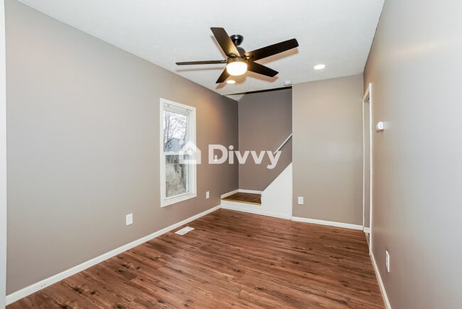 Building Photo - 3143 Elyria Ave, Lorain, OH 44055