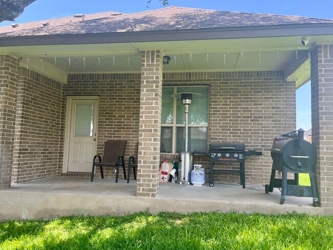 Foto del edificio - 1333 Spicewood Dr