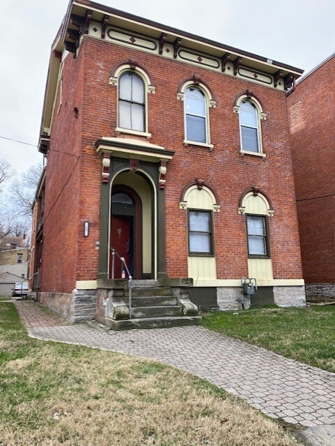 Building Photo - 17 Martin St