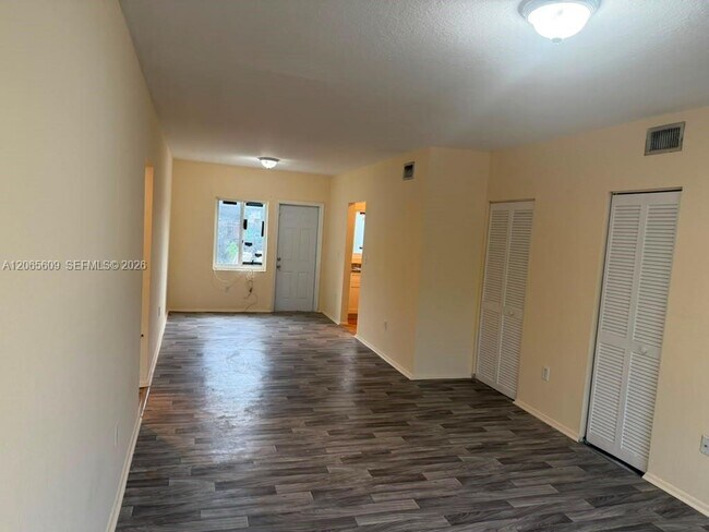 Foto del edificio - 8453 NW 5th Ave