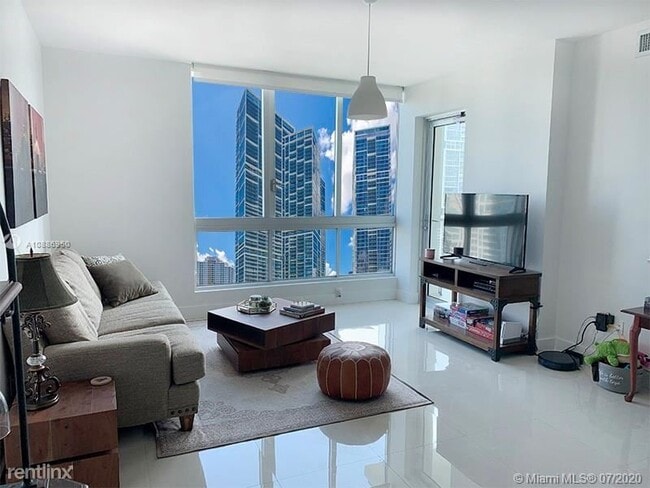Building Photo - 2 br, 2 bath  - Met 1 Condo