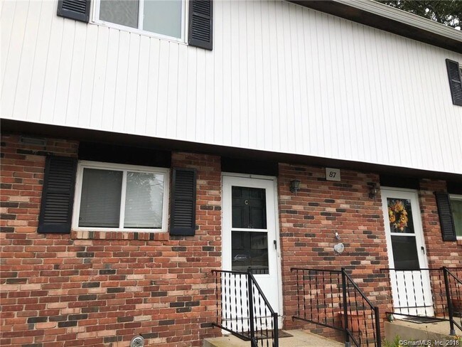 Building Photo - 123 Woodland Dr