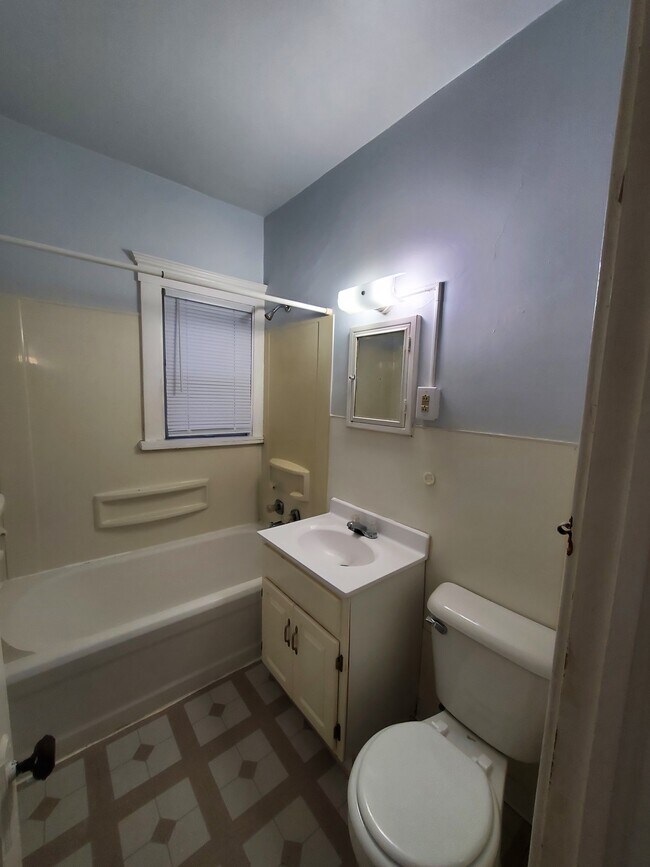 Building Photo - 309 3rd St