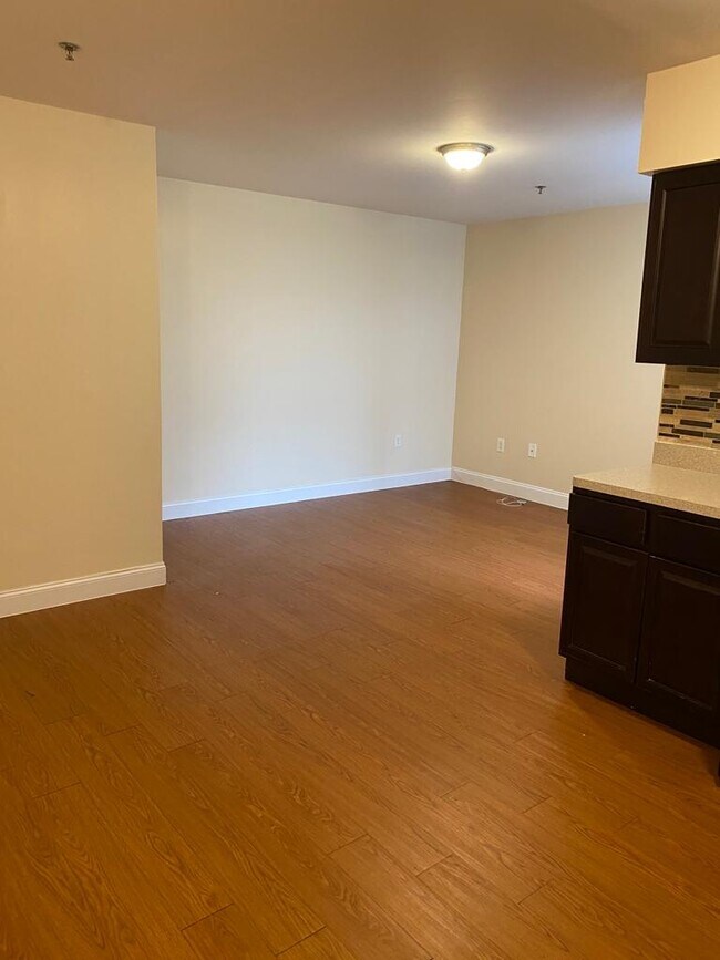 Sheridan Gardens 533 E 2nd Ave Roselle, NJ Apartments for Rent in