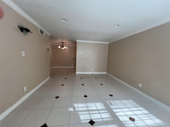 Foto del edificio - 5550 N Braeswood Blvd