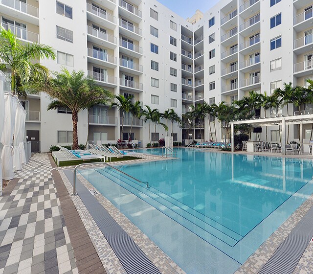 Pearl Dadeland