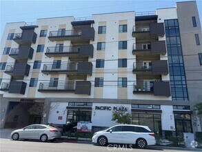 Building Photo - 419 N Chandler Ave