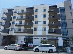 Building Photo - 419 N Chandler Ave