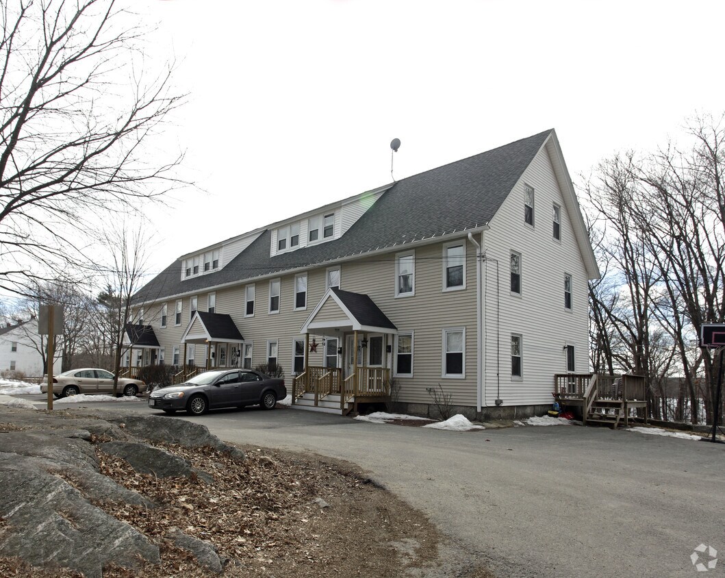 Primary Photo - 163-173 Border St