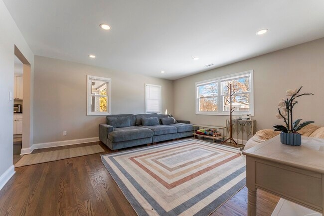 Foto del edificio - 1700 N Linden Ave