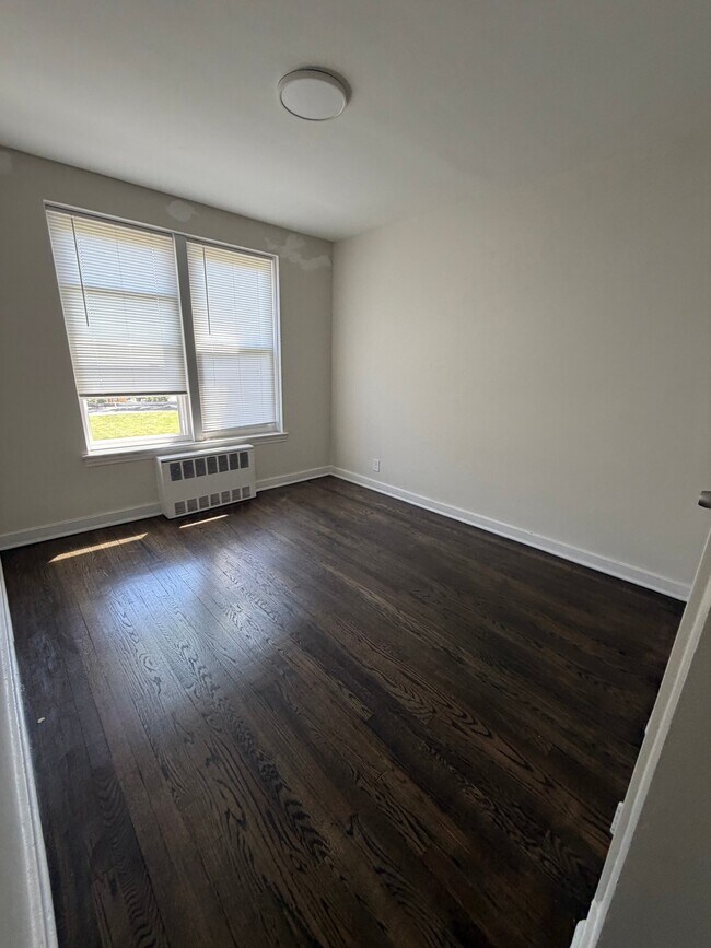 Building Photo - 676 Park Ave
